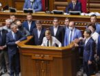 Юлія Тимошенко: «Батьківщина» в Конституційному суді оскаржуватиме антинародний намір влади «перекроїти» Україну