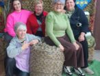 Волонтери Одещини продовжують допомагати військовим маскувальними сітками